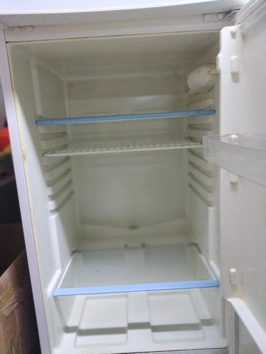 Продам холодильник Indesit