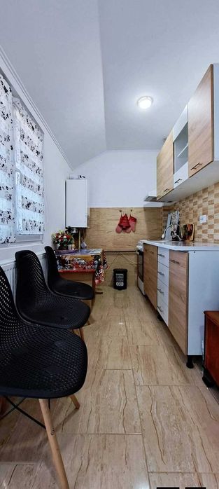 Apartament la casa