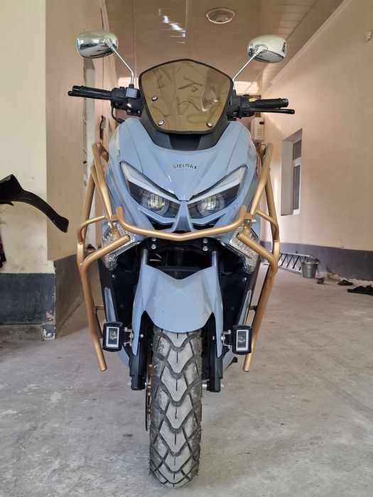 Sukuter sotiladi tezligi 90 bilan yuriydi yangi 3 oy minilgan