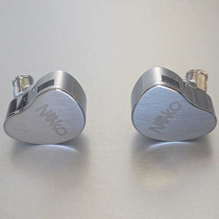 Нови- неотваряни CVJ NEKO Слушалки тип iem