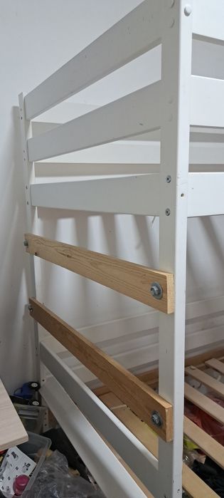 Двухъярусная кровать