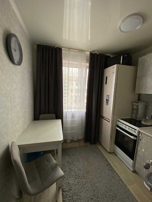 Продам 2 ком Уют 16,900 4 эт 48 кв.