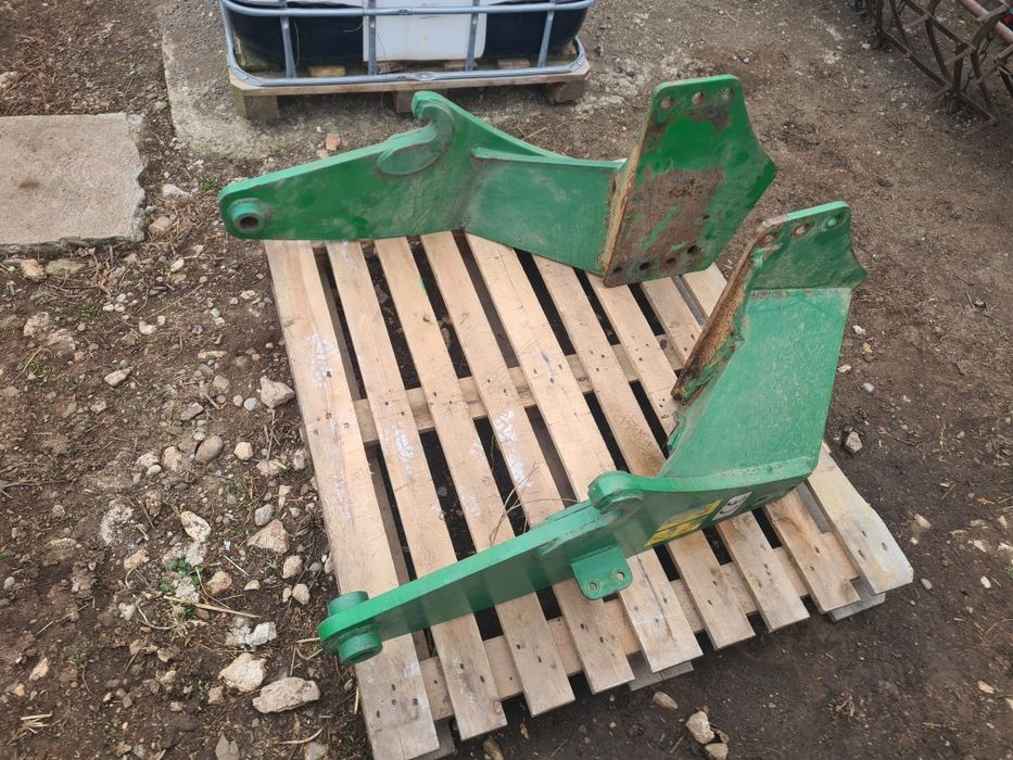 Vând suport incarcator frontal John Deere