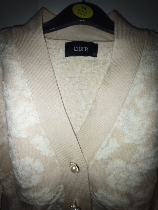 Cardigan bej nou marimea L
