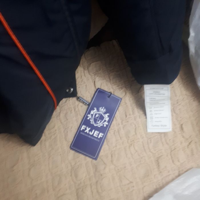 Продам  куртку новую Турция