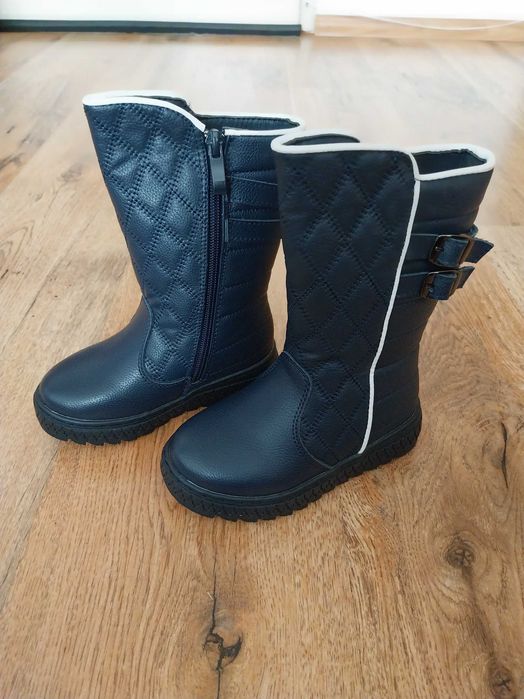 Нови топли детски ботуши р. 25