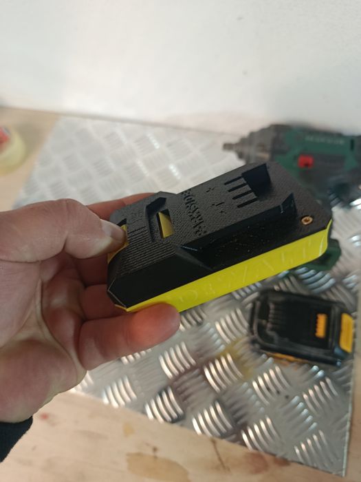 Adaptor baterie DeWalt la scule Parkside