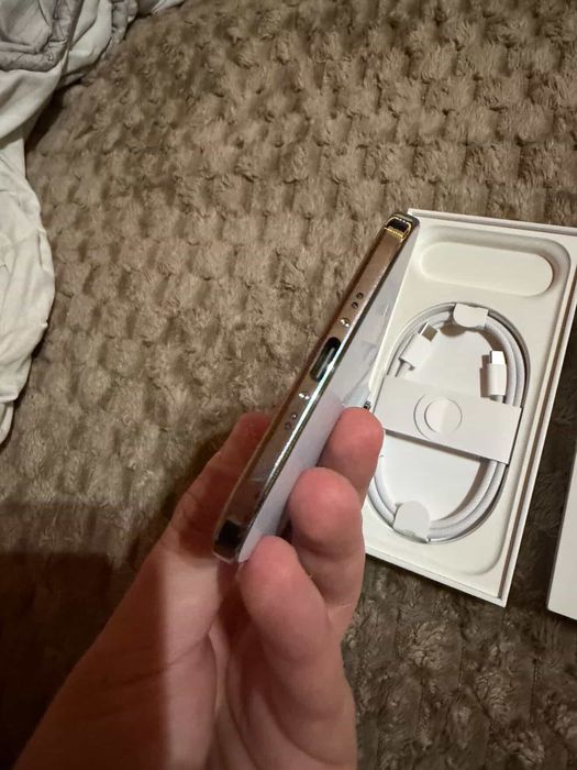 СПЕШНО СЕ ПРОДАВА!!! Смартфон Apple iPhone Air, 256GB