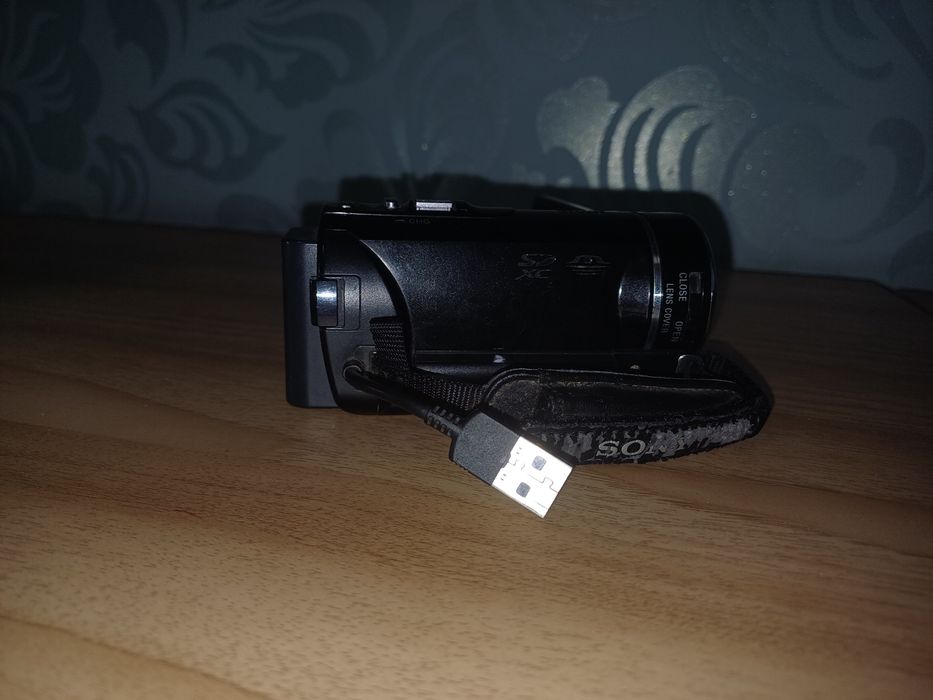 Видеокамера Sony Handycam HDR-CX200