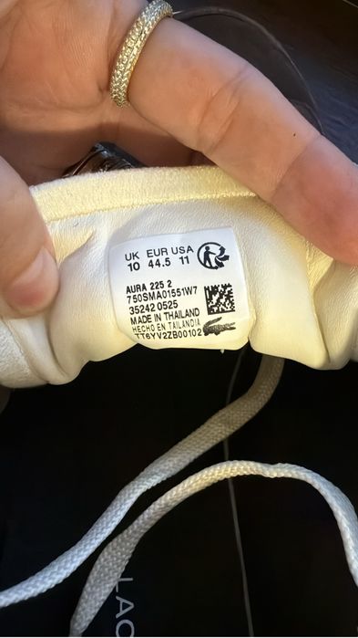 Продам кроссовки мужчкие lacoste