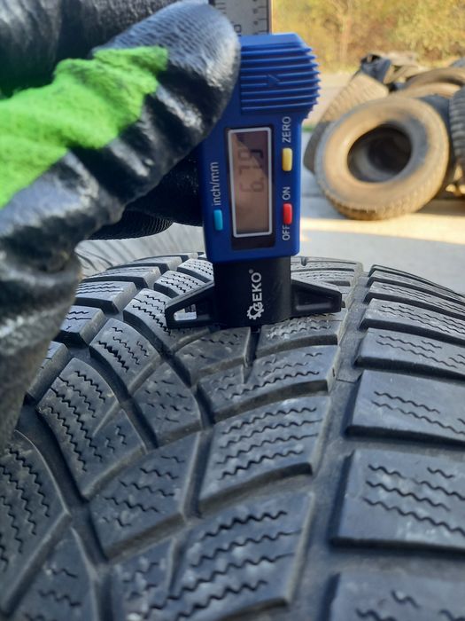 Anvelope de iarna 215-60r16 Goodyear