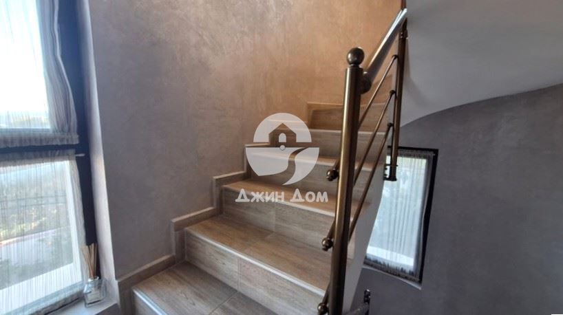 Двуетажна къща с ГЛЕДКА МОРЕ в м-т Буджака, гр. Созопол