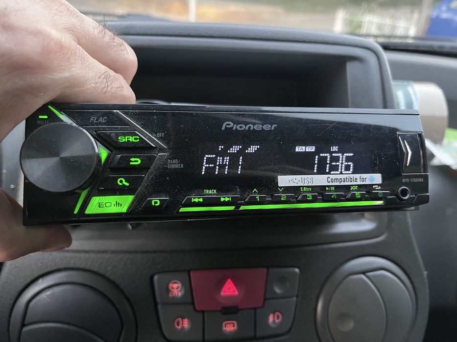 Radio auto pioneer cu usb si android