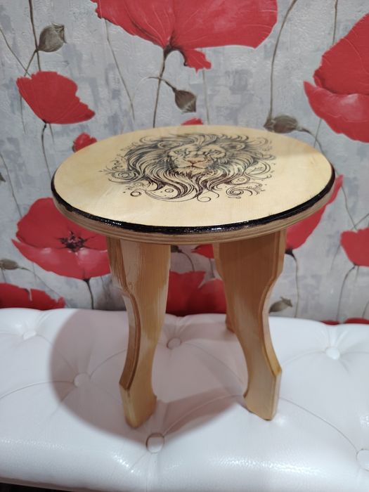 Стульчик! для прихожей и не только.