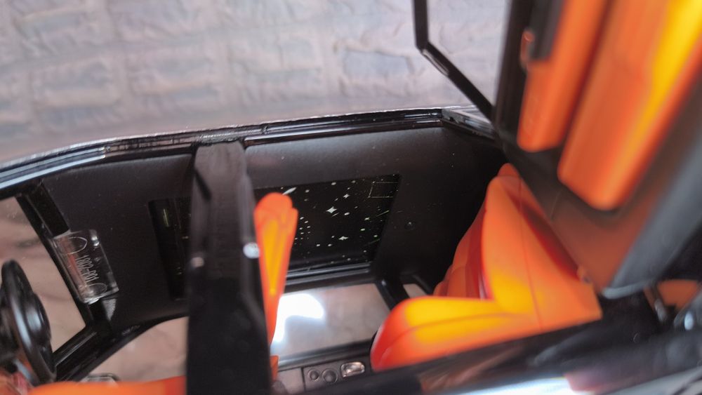 Метална кола Rolls Royce Phantom,1:18 , чисто нова