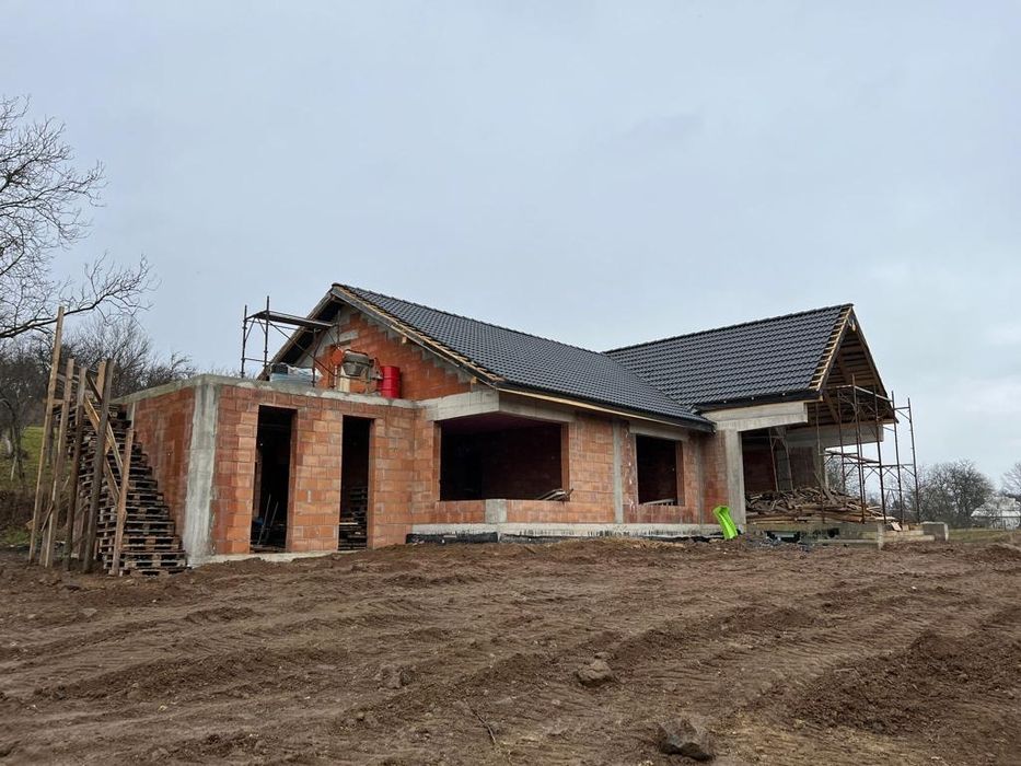 Casa cu teren 10130mp