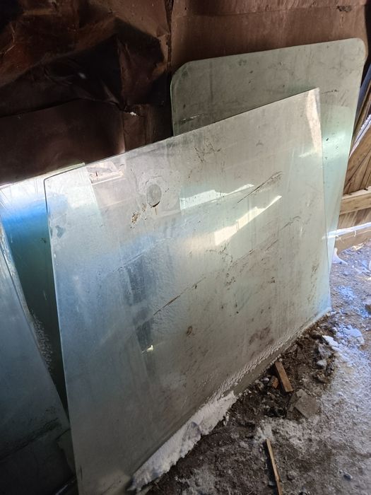 Стекла коленные .