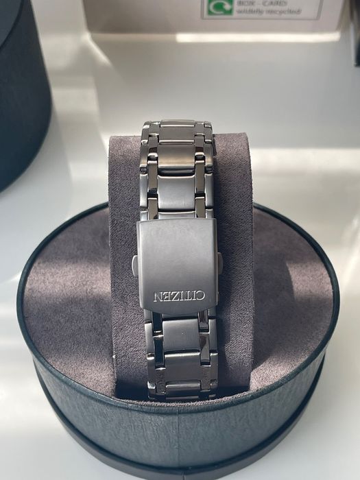 Часовник citizen eco drive titanium чисто нов