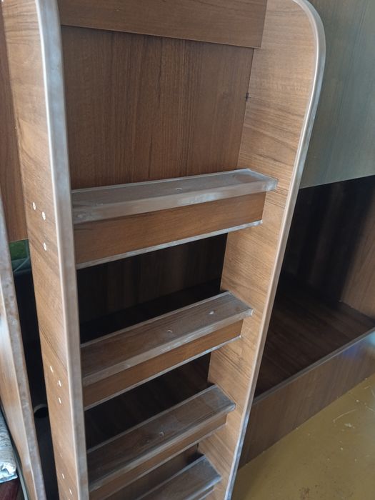 Кровать двухъярусная