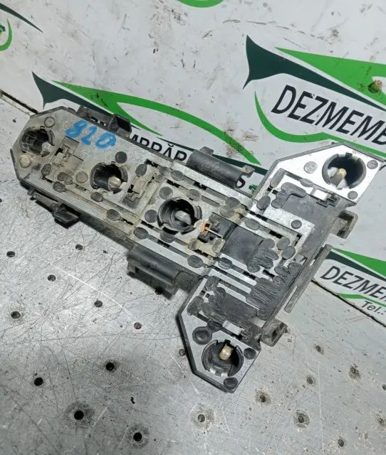 Soclu becuri lampa stop pe aripa dreapta Volkswagen VW Golf