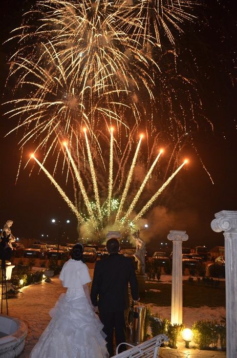 Jocuri de artificii exterioare de zi si seară