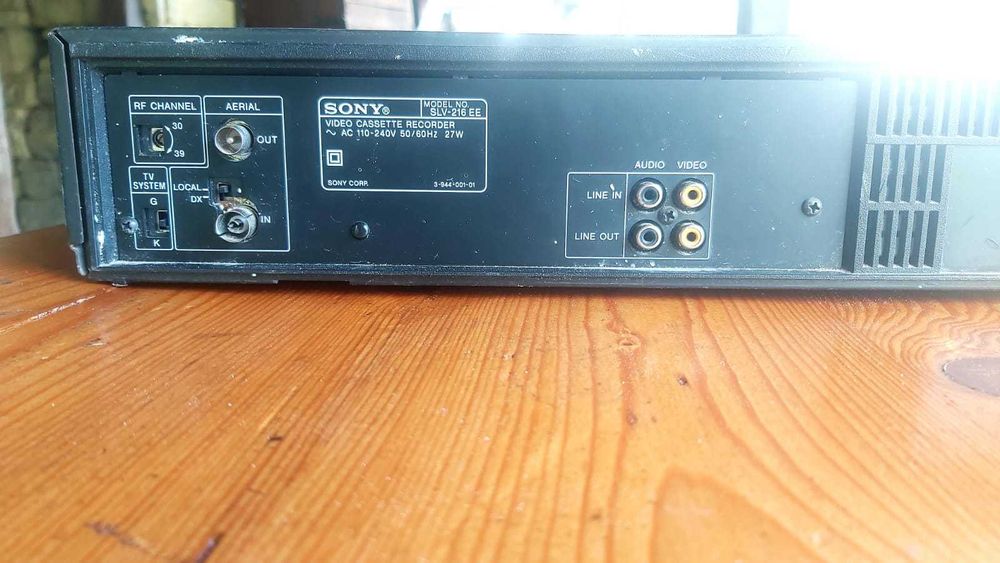 Видеокасетофон Sony SLV-216EE - за части или ремонт