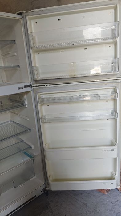 Холодильник Sharp сотилади