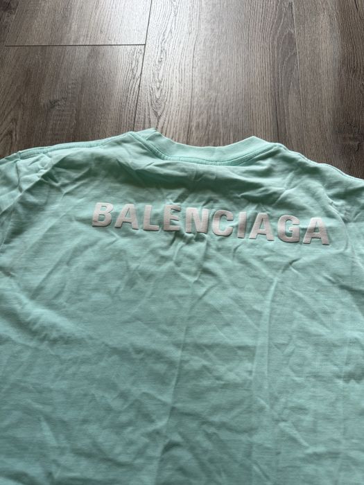 BALENCIAGA тениска нова!!!