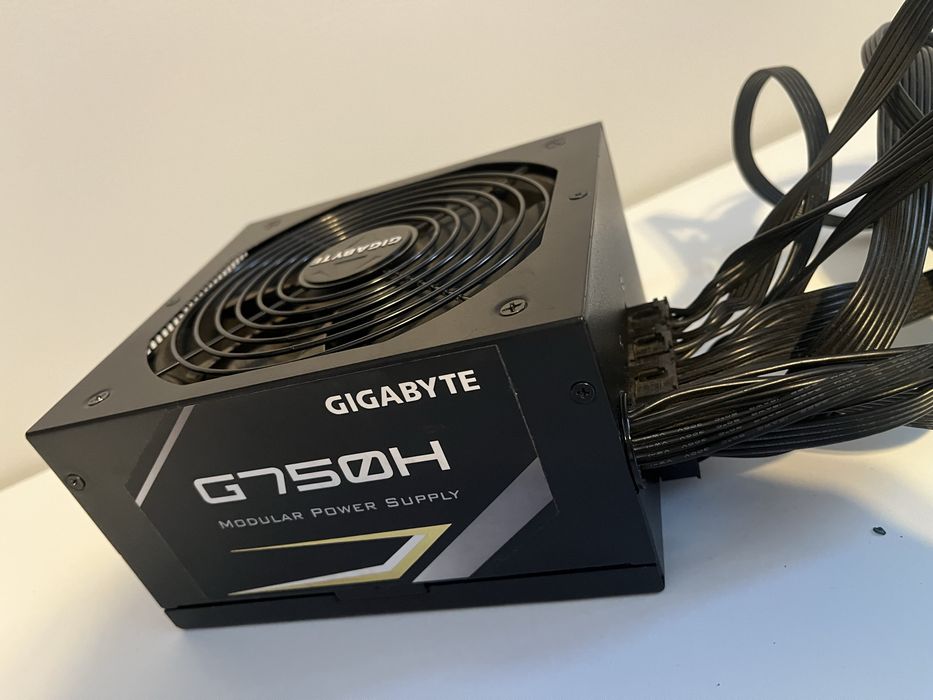 Sursa GIGABYTE G750H, 80+ Gold, 750W
