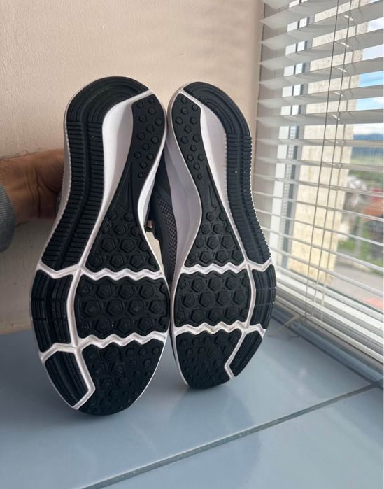 NIKE Downshifter 9 (GS), Сив