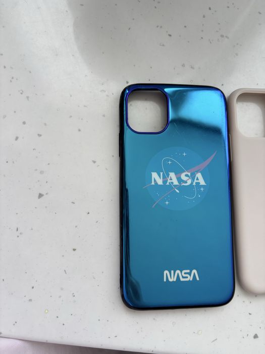 Калъфи за iPhone 11 – различни цветове (като нови)