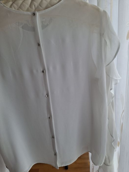 Bluză albă diafana