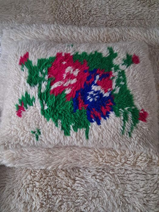 Ръчно изработени възглавници от Родопите