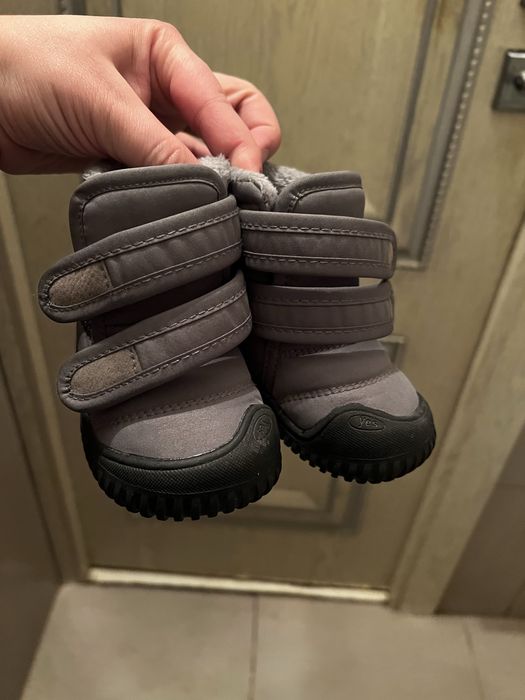 Продам ботинки для малыша(осень-весна)