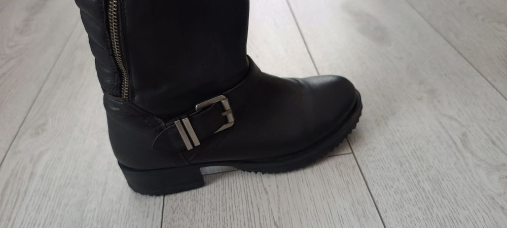 Cizme damă, piele, mărime 37.