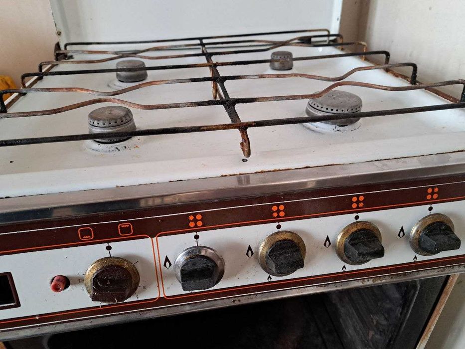 Газовая плита БРЕСТ в хорошем раб. состоянии.