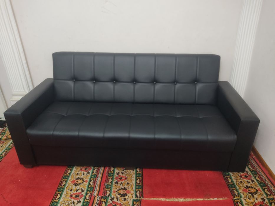 3 мягкий диван для офисов срочно продаю