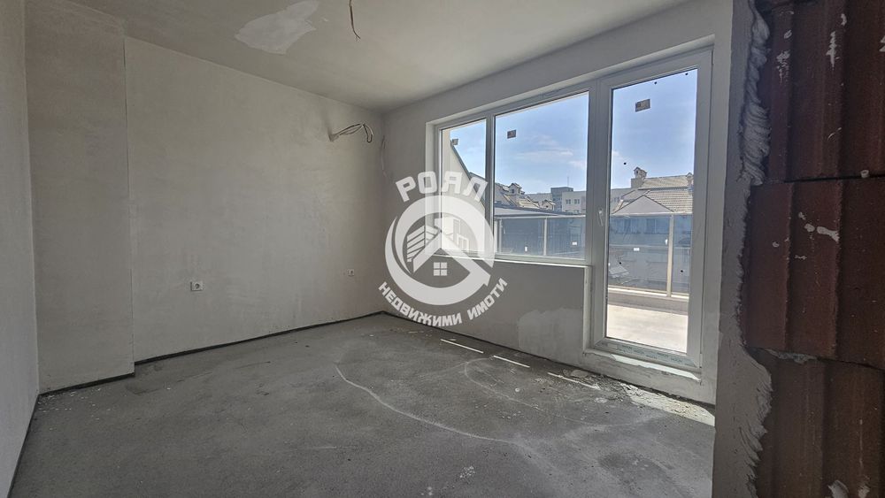 Продава се Тристаен апартамент в Пловдив, Кючук Париж - 281 кв.м за 819 €/кв.м - Снимка #2