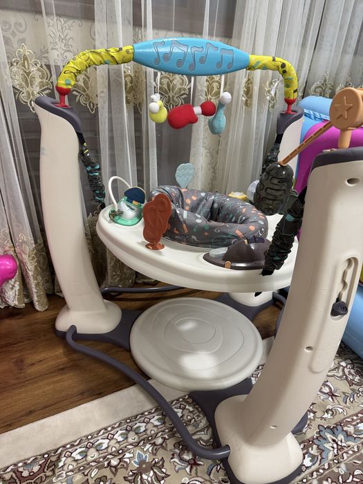 Ходунок, пригунок, игровой центр для малыша