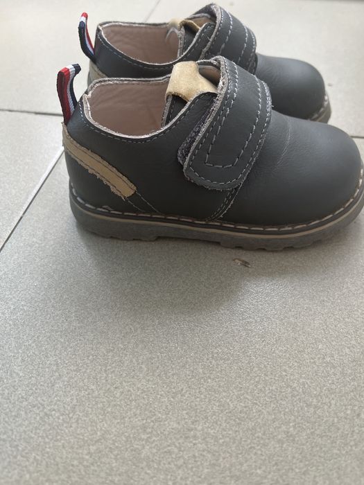 Продам б/у обувь 23размер 5000тг