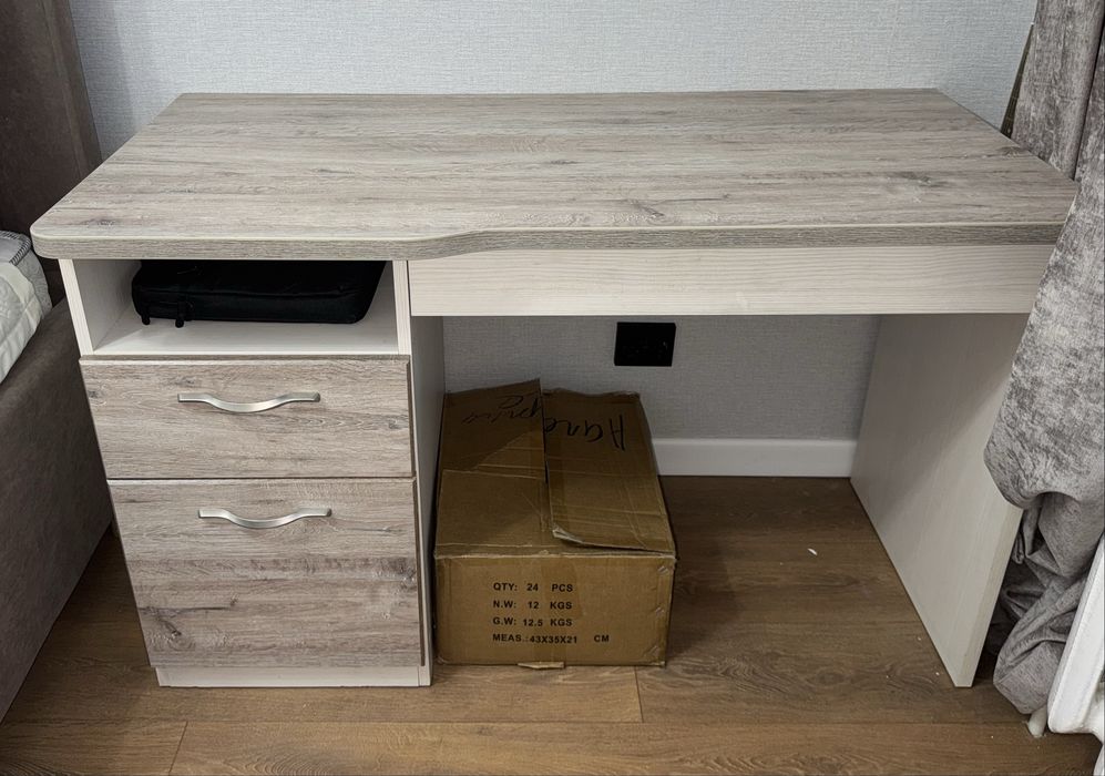 Продам письменный стол