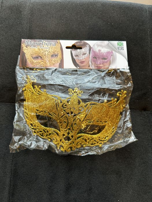 Карнавална маска