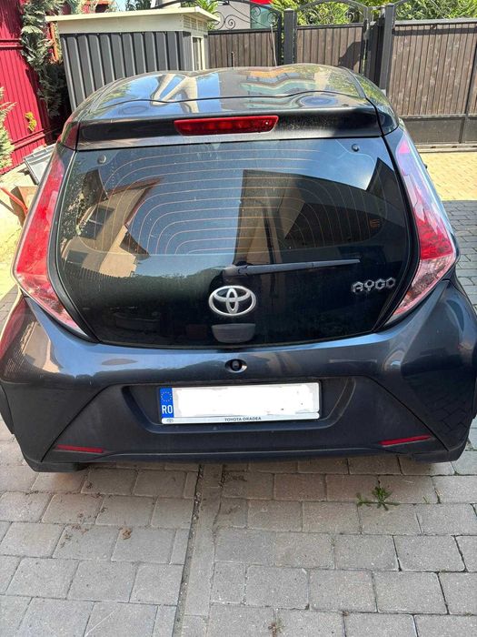 Vand Toyota Aygo  153000 KM  An 2016 dec.