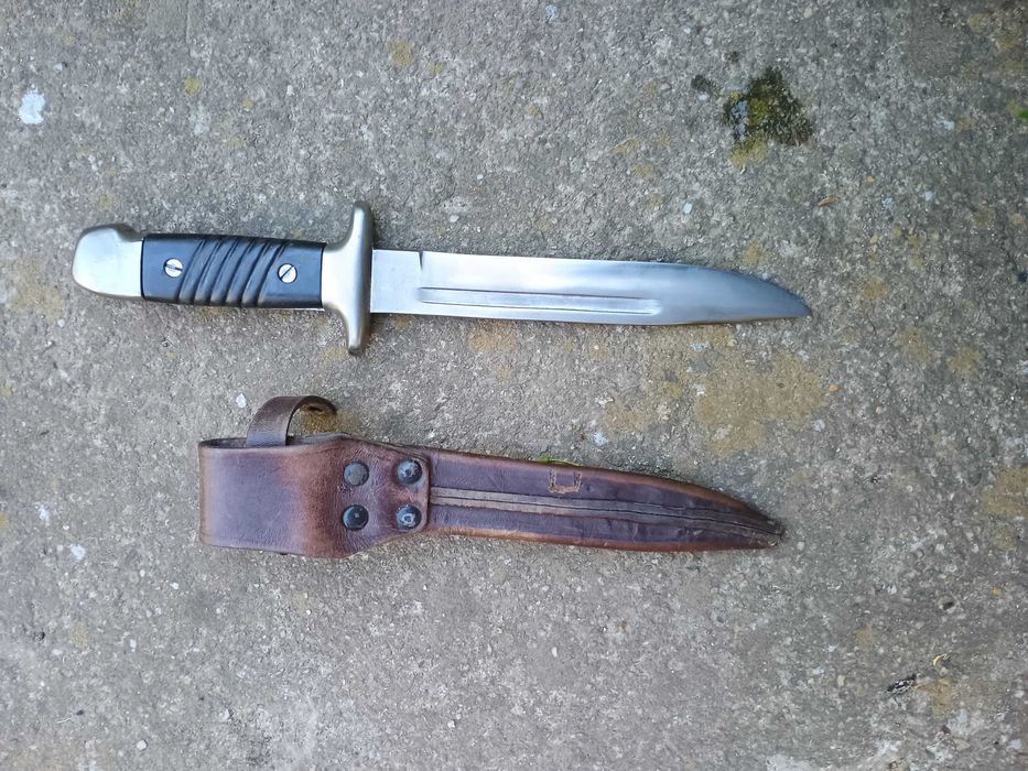 Стар Армейски Нож.Ползван за дежурства.