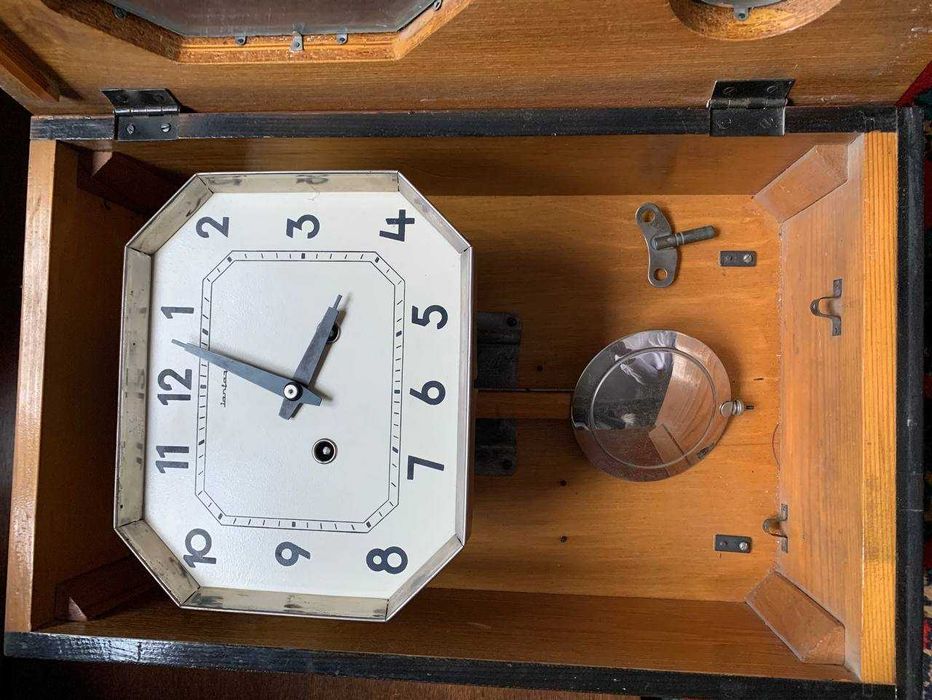 Антикварные настенные маятниковые часы с боем "Янтарь"