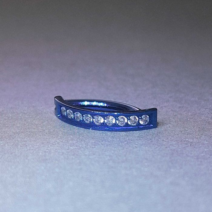 PIERCING CLICKER de titaniu albastru cu zirconiu cubic