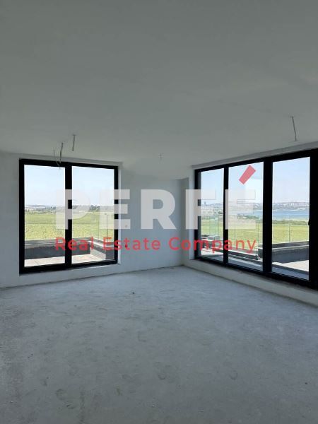 Продава се Тристаен апартамент в Бургас, Крайморие - 233 кв.м за 898 €/кв.м - Снимка #2