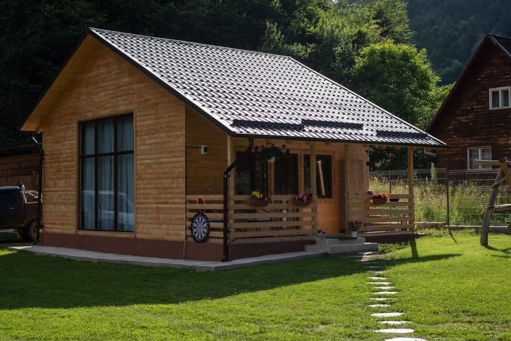 Executam cabane de locuit permanent