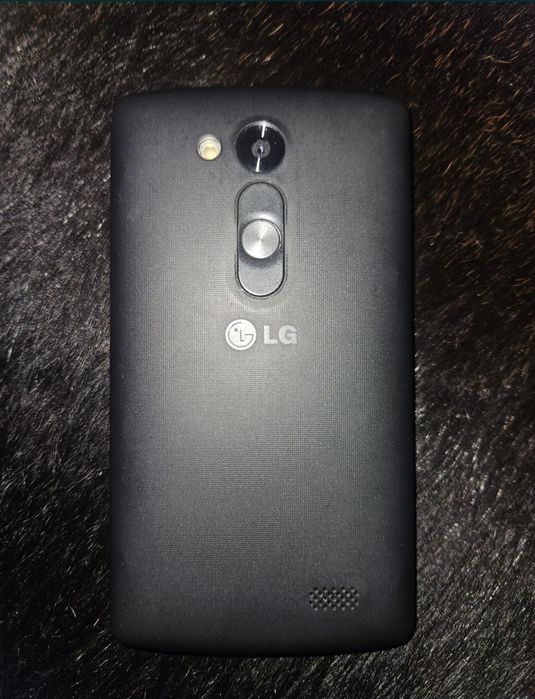 Телефон Lg L FINO