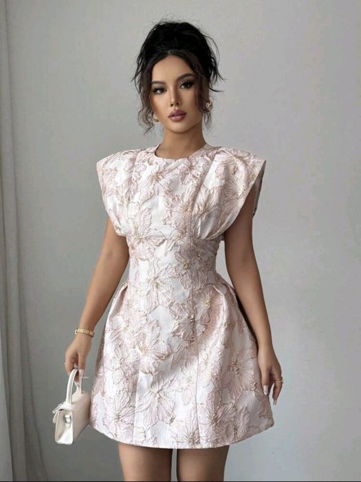 Разкроена рокля рокля Барби